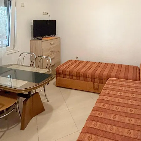 Appartement Awesome In With Wifi